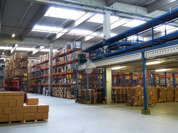 locale commerciale in vendita a Verona