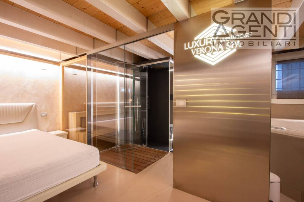 appartamento in vendita a Verona in zona Centro Storico