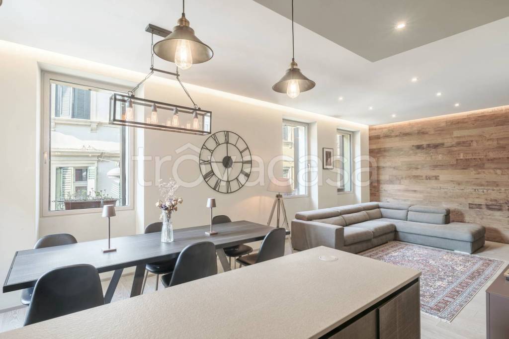 appartamento in vendita a Verona in zona Centro Storico