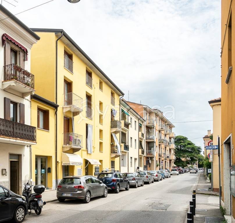 appartamento in vendita a Verona in zona Borgo Venezia / Borgo Trieste