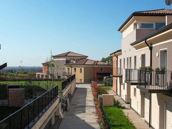 casa indipendente in vendita a Verona in zona Quinzano