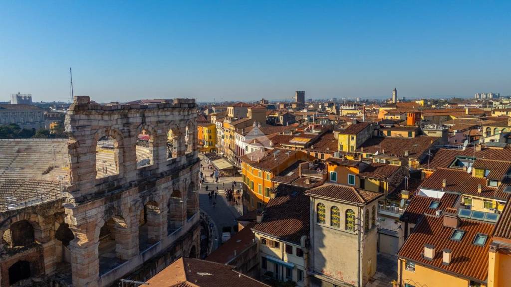 appartamento in vendita a Verona in zona Centro Storico