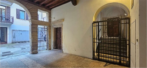 appartamento in vendita a Verona in zona Centro Storico