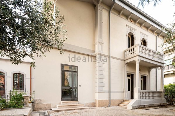 casa indipendente in vendita a Verona in zona Borgo Roma