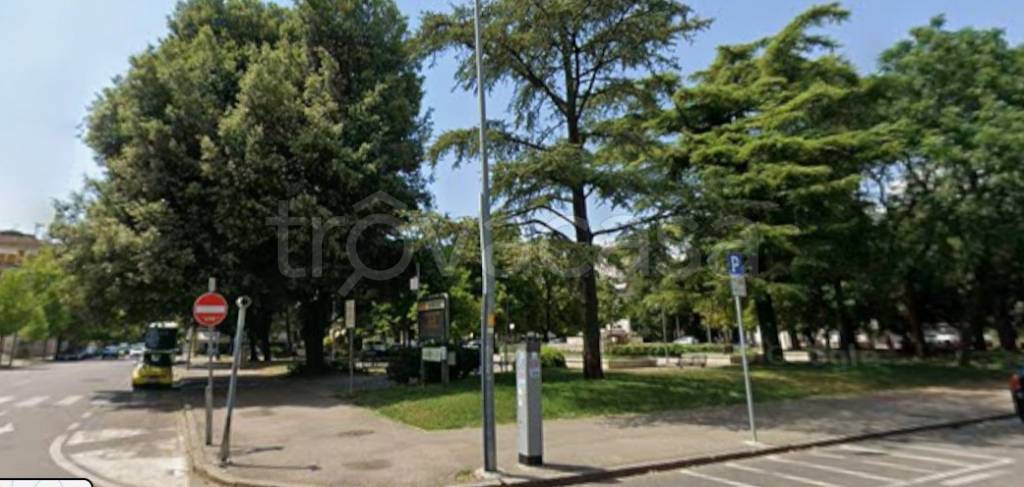 negozio in vendita a Verona in zona Borgo Trento