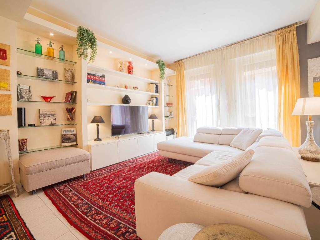 appartamento in vendita a Verona in zona Centro Storico