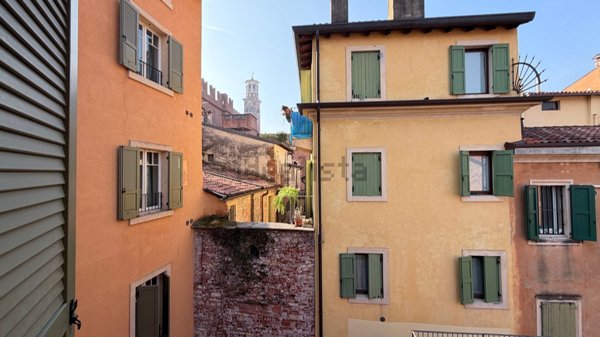appartamento in vendita a Verona in zona Centro Storico