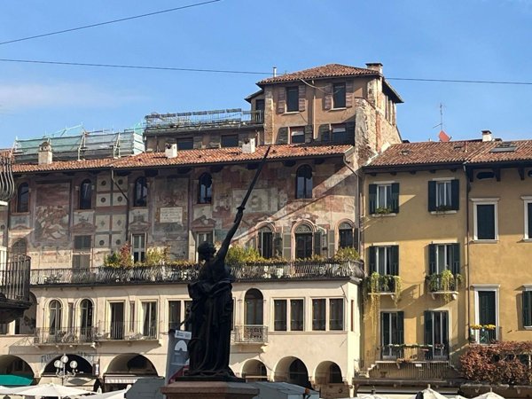 appartamento in vendita a Verona in zona Centro Storico