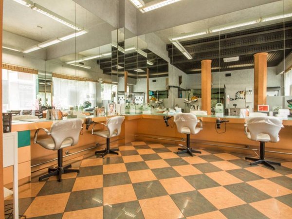 negozio in vendita a Verona in zona Porto Crencano