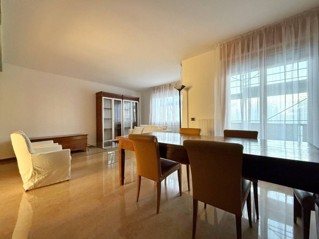 appartamento in vendita a Verona in zona Santa Lucia