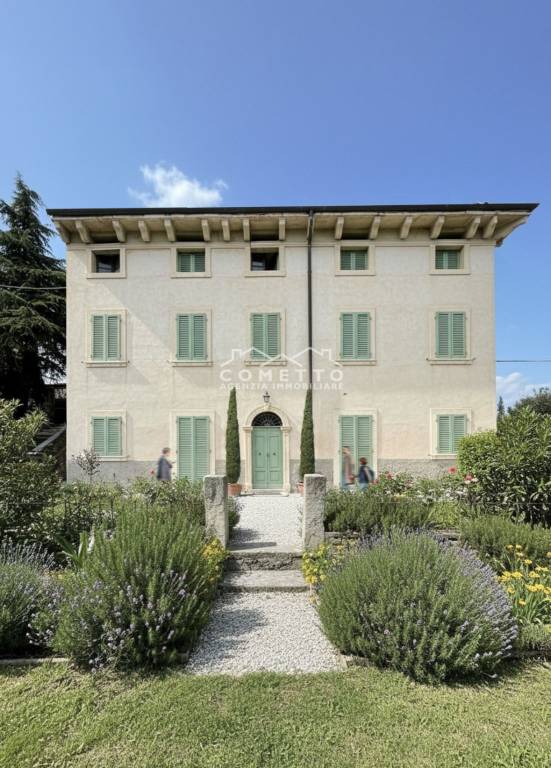casa indipendente in vendita a Verona in zona Centro Storico