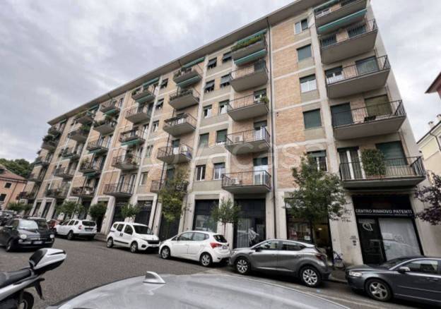 negozio in vendita a Verona in zona Borgo Trento