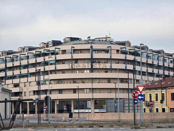 appartamento in vendita a Verona in zona Borgo Roma