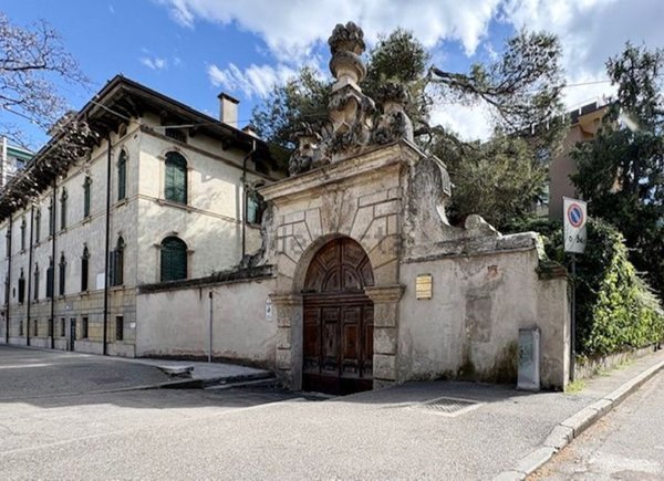 appartamento in vendita a Verona in zona Cittadella