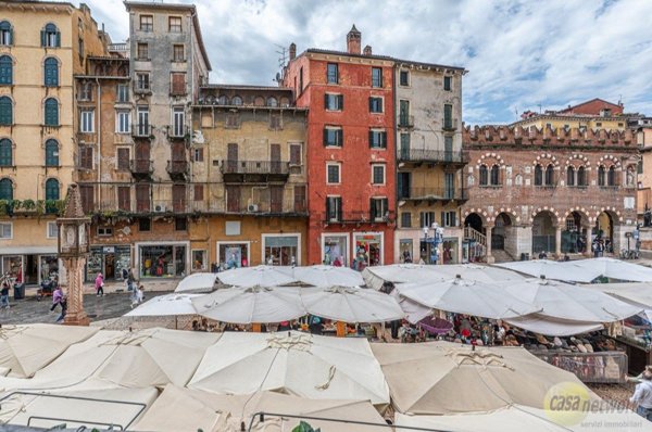 appartamento in vendita a Verona in zona Centro Storico