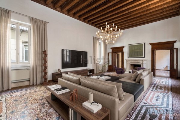 appartamento in vendita a Verona in zona Centro Storico