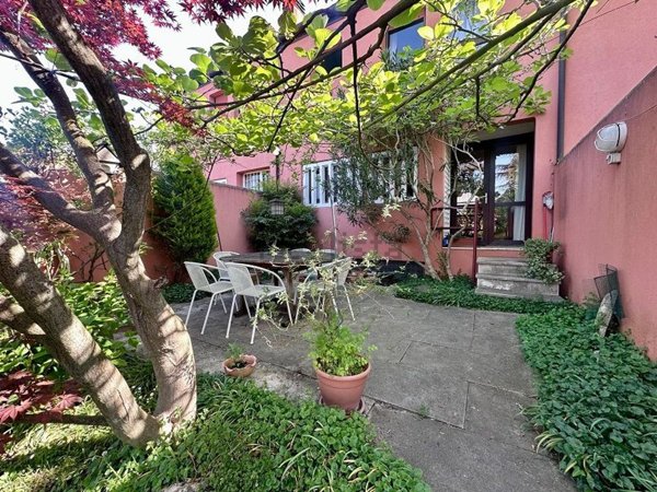 casa indipendente in vendita a Verona in zona Saval