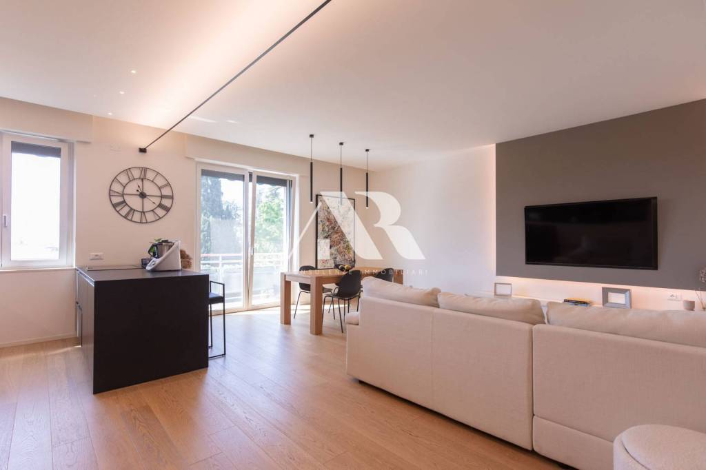 appartamento in vendita a Verona in zona Valdonega