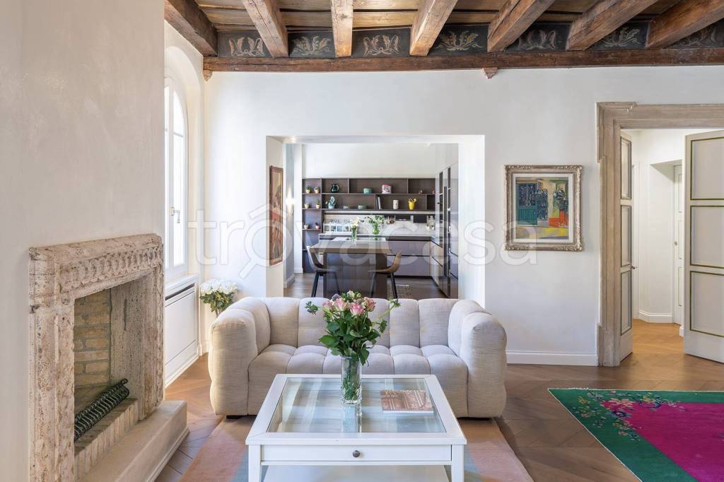 appartamento in vendita a Verona in zona Centro Storico
