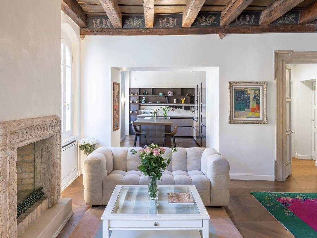 appartamento in vendita a Verona in zona Centro Storico