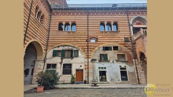 appartamento in vendita a Verona in zona Centro Storico
