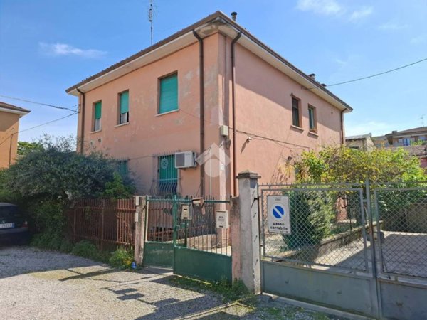casa indipendente in vendita a Verona in zona Golosine