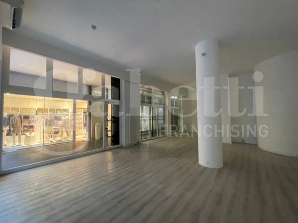 negozio in vendita a Verona