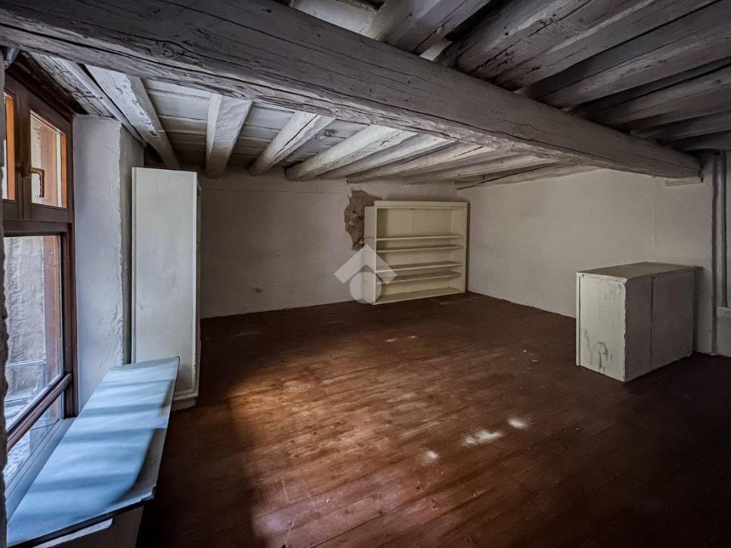 negozio in vendita a Verona in zona Centro Storico