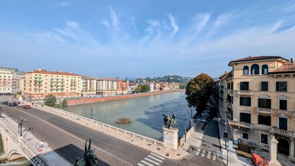 appartamento in vendita a Verona in zona Centro Storico