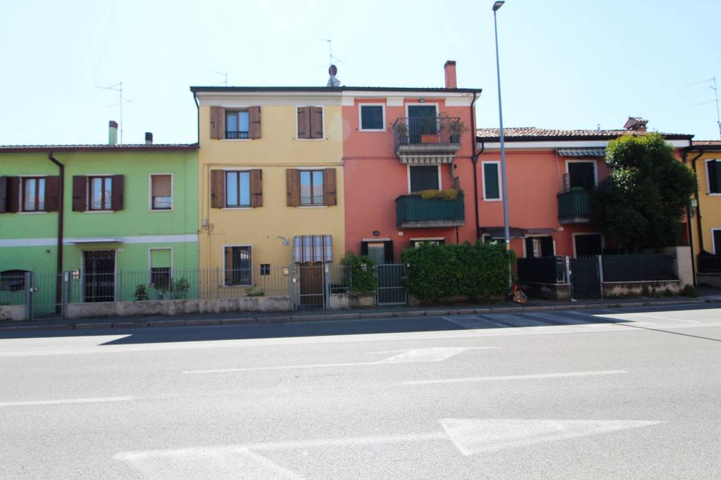 appartamento in vendita a Verona in zona Santa Lucia