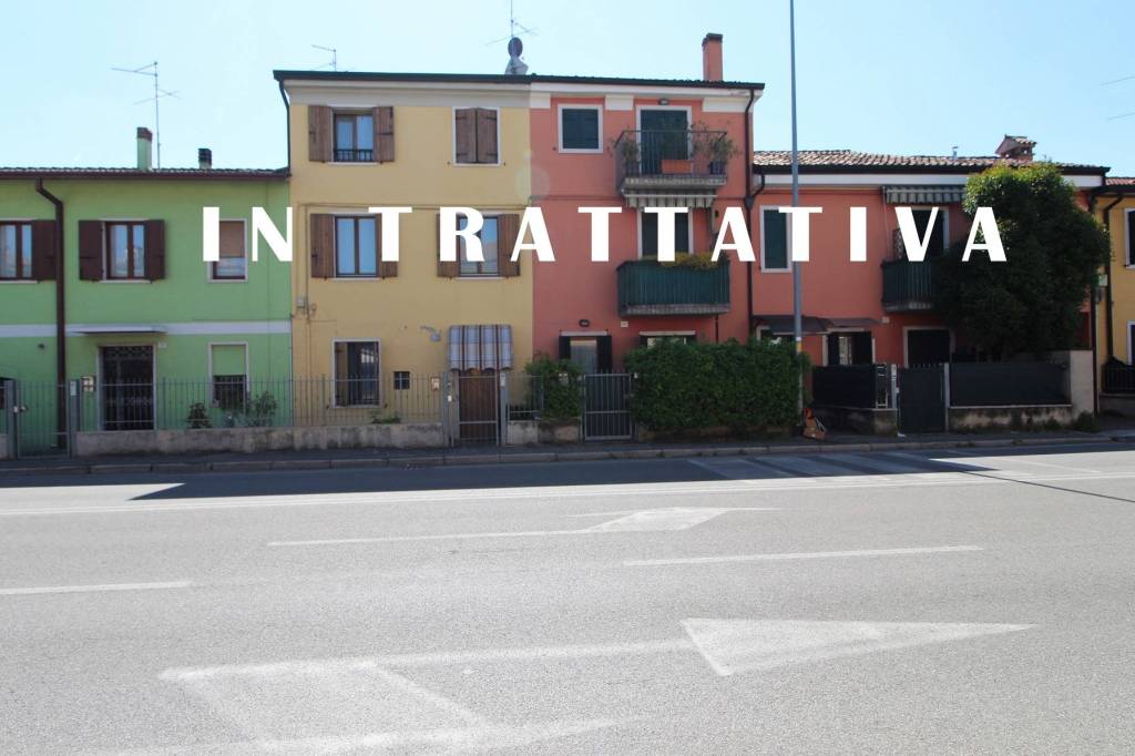appartamento in vendita a Verona in zona Santa Lucia