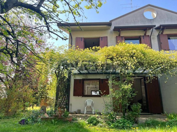 casa indipendente in vendita a Verona