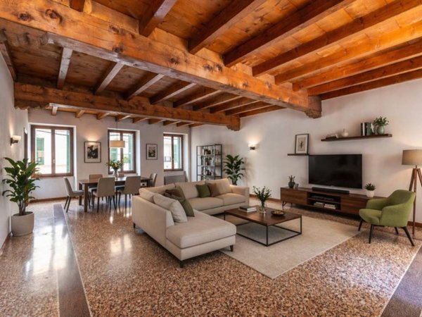 appartamento in vendita a Verona in zona Centro Storico