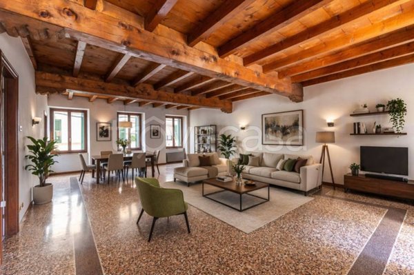 appartamento in vendita a Verona in zona Centro Storico