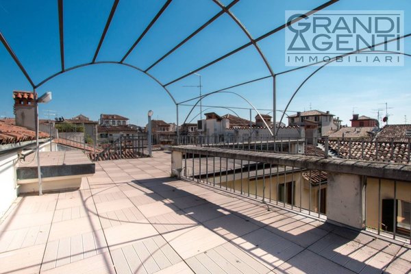 appartamento in vendita a Verona in zona Centro Storico