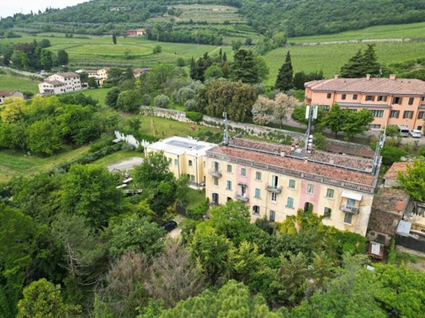 intera palazzina in vendita a Verona