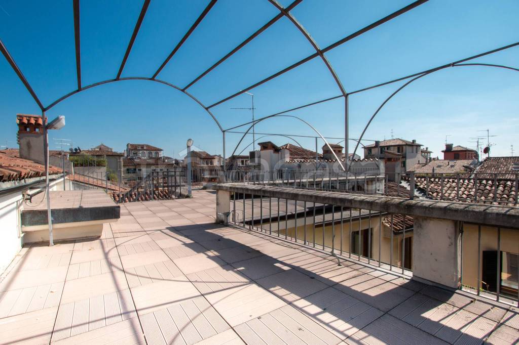 appartamento in vendita a Verona in zona Centro Storico