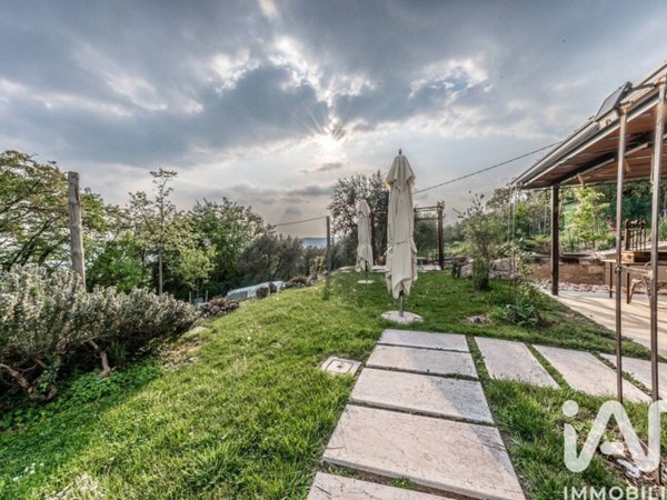 casa indipendente in vendita a Verona in zona Centro Storico