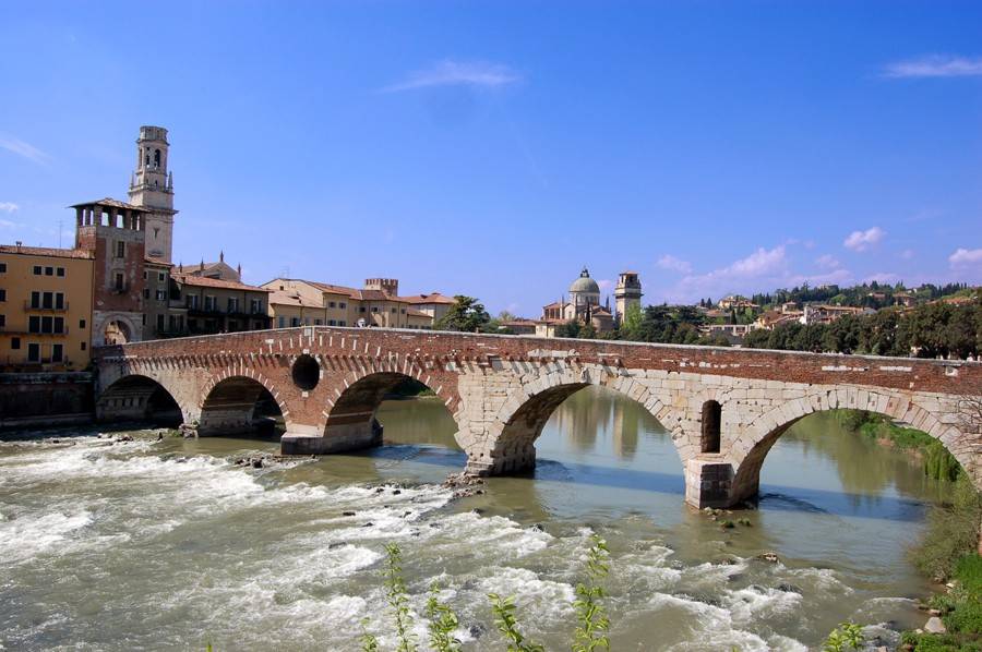 casa indipendente in vendita a Verona in zona Centro Storico
