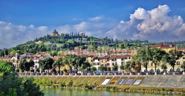 quadrivano in vendita a Verona in zona Valdonega