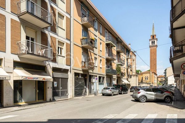 negozio in vendita a Verona in zona Borgo Venezia / Borgo Trieste