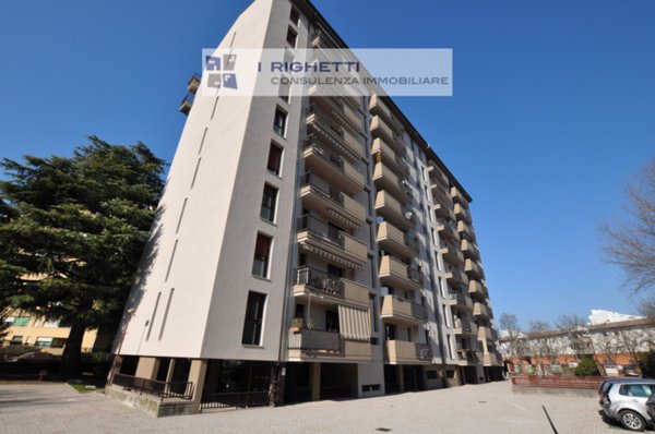 appartamento in vendita a Verona in zona Saval