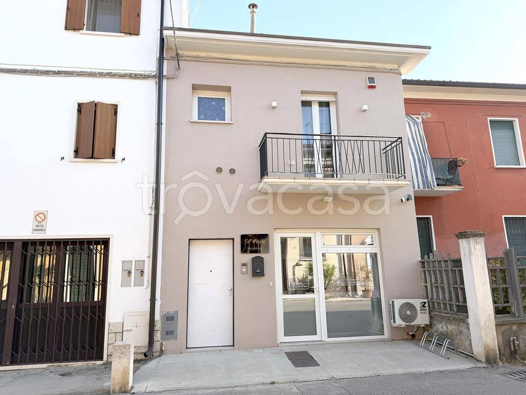 casa indipendente in vendita a Verona in zona Golosine