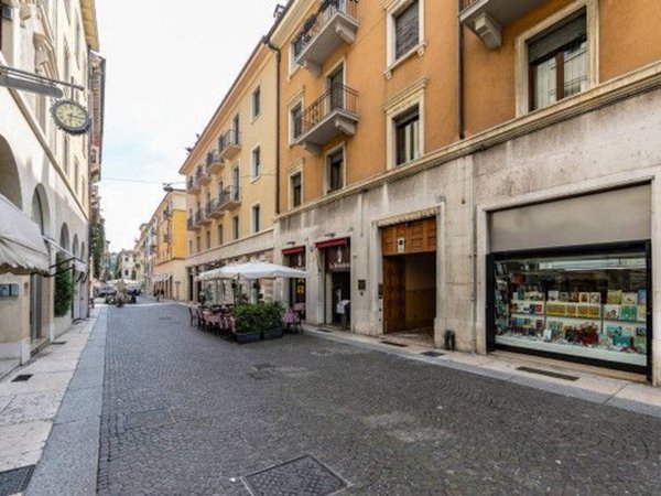 appartamento in vendita a Verona in zona Centro Storico