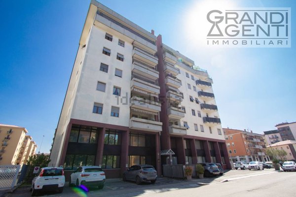 ufficio in vendita a Verona in zona Borgo Milano
