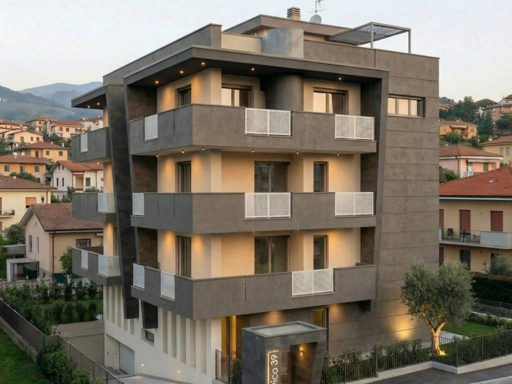 appartamento in vendita a Verona in zona Valdonega