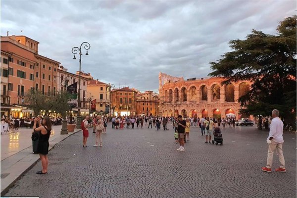 appartamento in vendita a Verona in zona Centro Storico