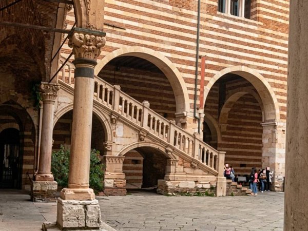 appartamento in vendita a Verona in zona Centro Storico