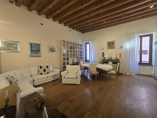 appartamento in vendita a Verona in zona Centro Storico