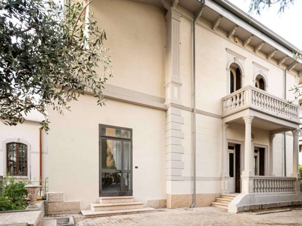 casa indipendente in vendita a Verona in zona Borgo Roma